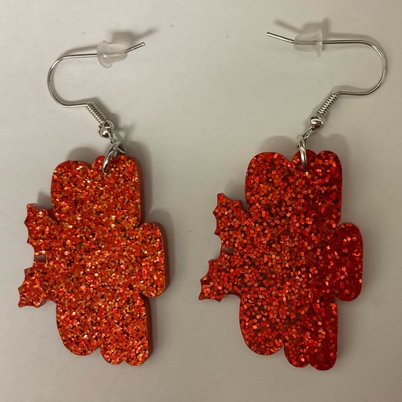 ❤️Holly~Ho, Ho, Ho Earrings - Picture 3 of 3